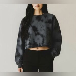 Junk food women’s crop crewneck long sleeve sweater tie dye vintage black XXS